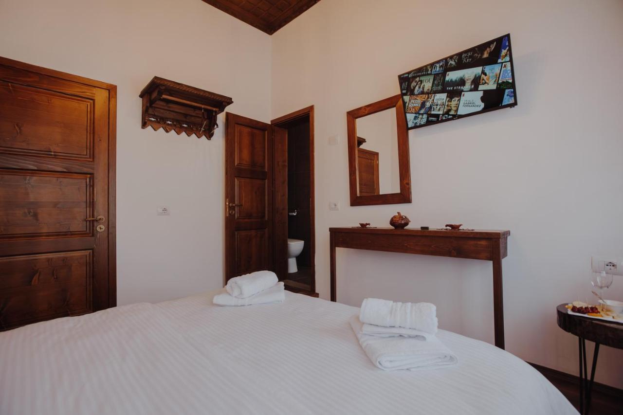 Tradita E Beratit Hotel 4*