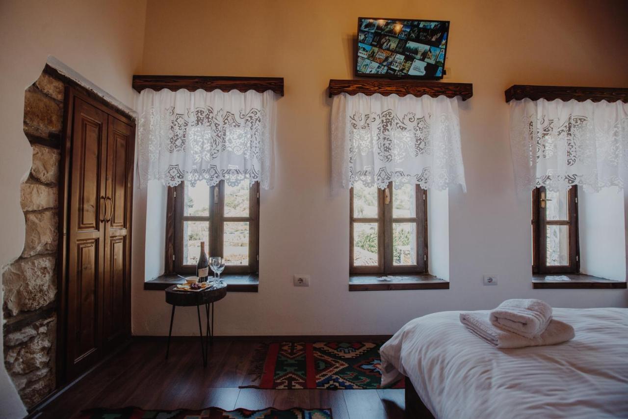 Tradita E Beratit Hotel 4*